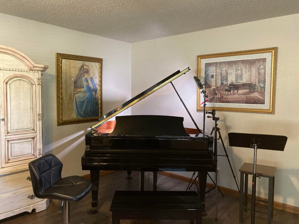 online Christian music lessons USA - Sounds of Joy Music Studio