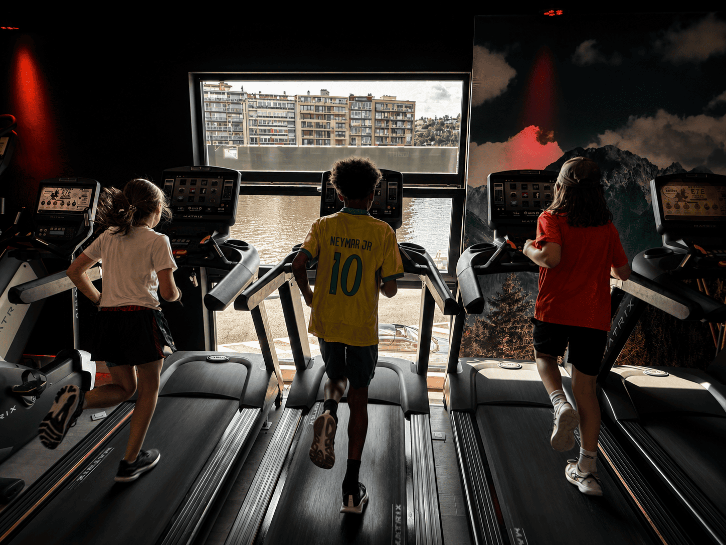 Groupe de jeunes sportifs accompagnés par Bonjour Coach