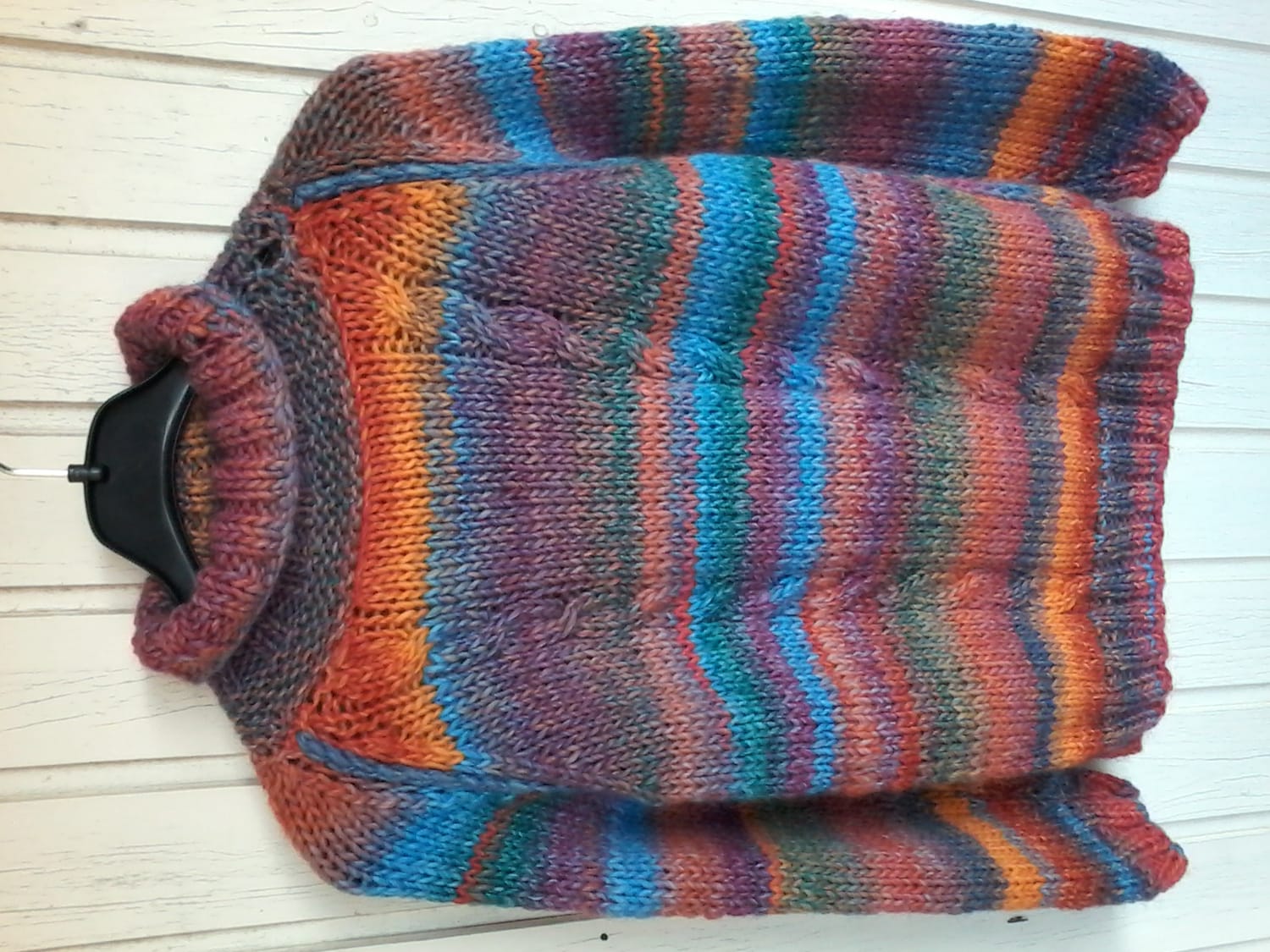Bunter Rollkragen-Pullover