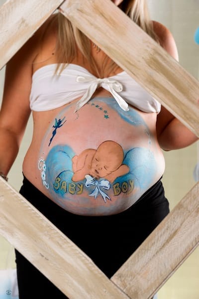 Belly painting prénatal baby boy sur ventre de grossesse à Toulouse
