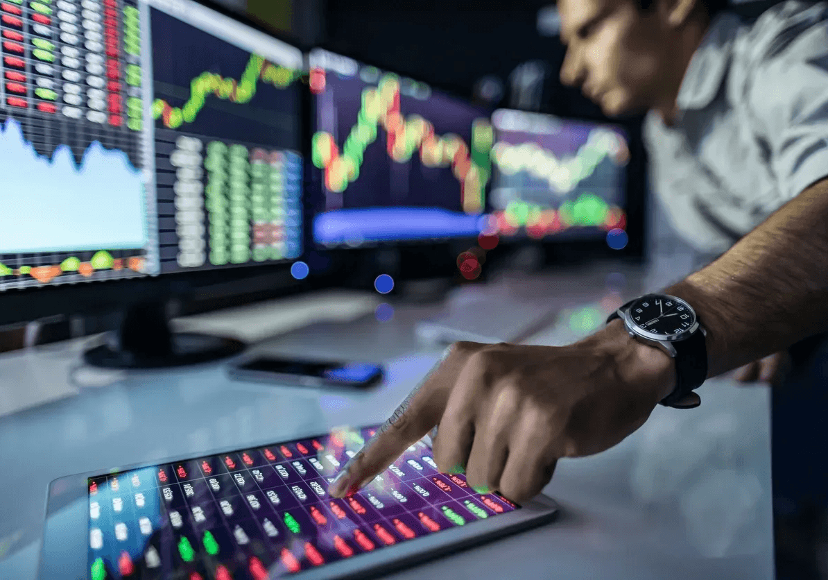 The Explosive Growth of the Online Trading Industry