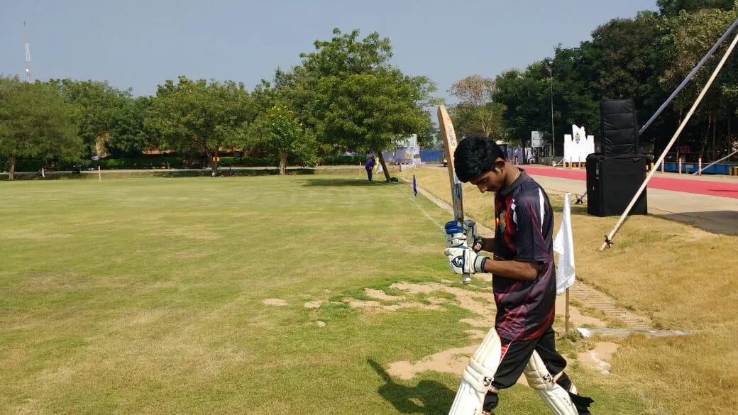Maruthi Bhargav playing cricket