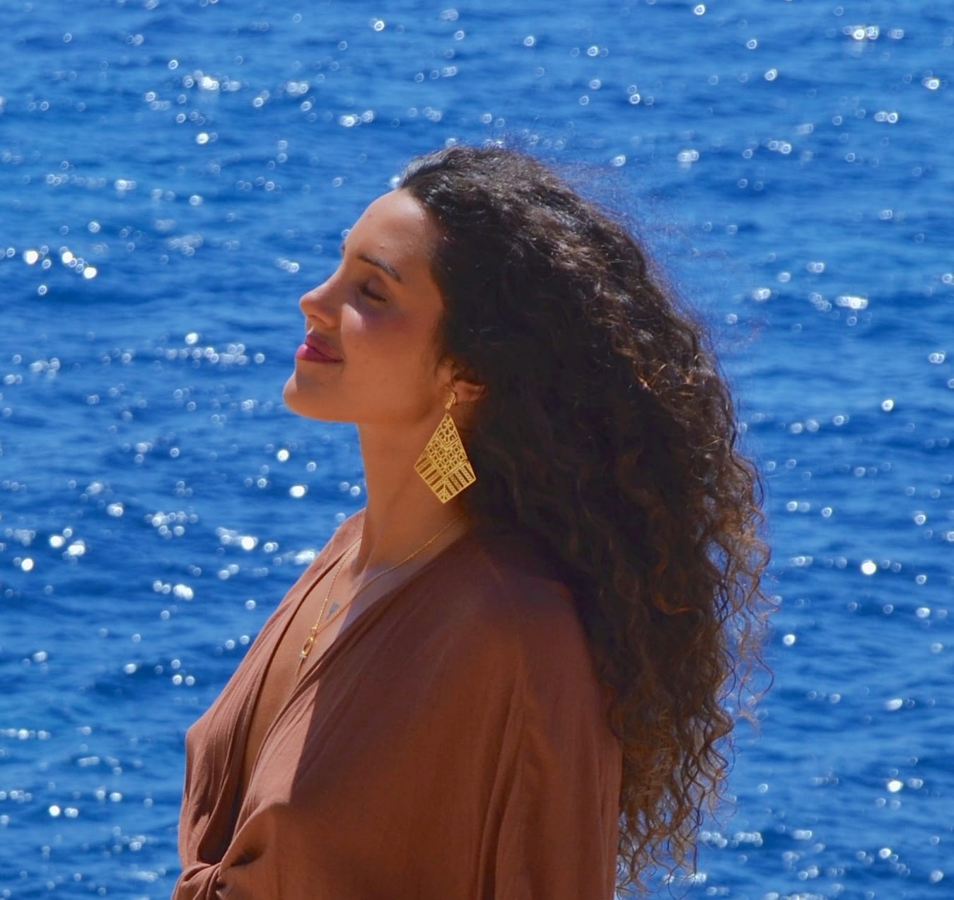 Mónica Encinas, mentora espiritual especializada en somática y trabajo con la sombra