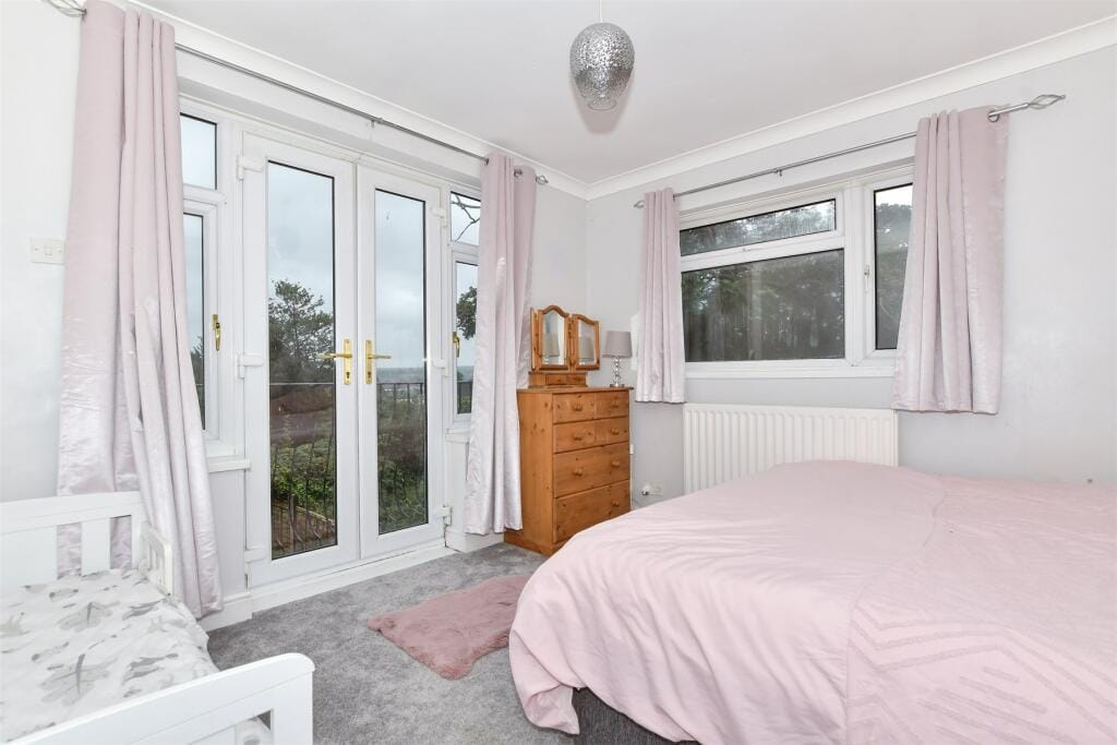 Frindsbury Road before transformation