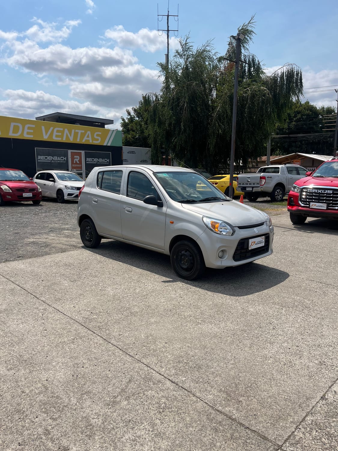 Suzuki Alto exterior