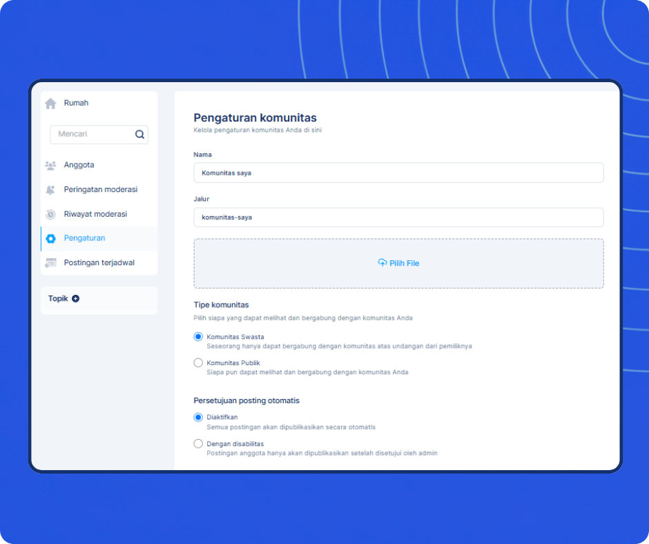 Community settings interface in systeme.io showing configuration for name, access type, post approval, and customization options.