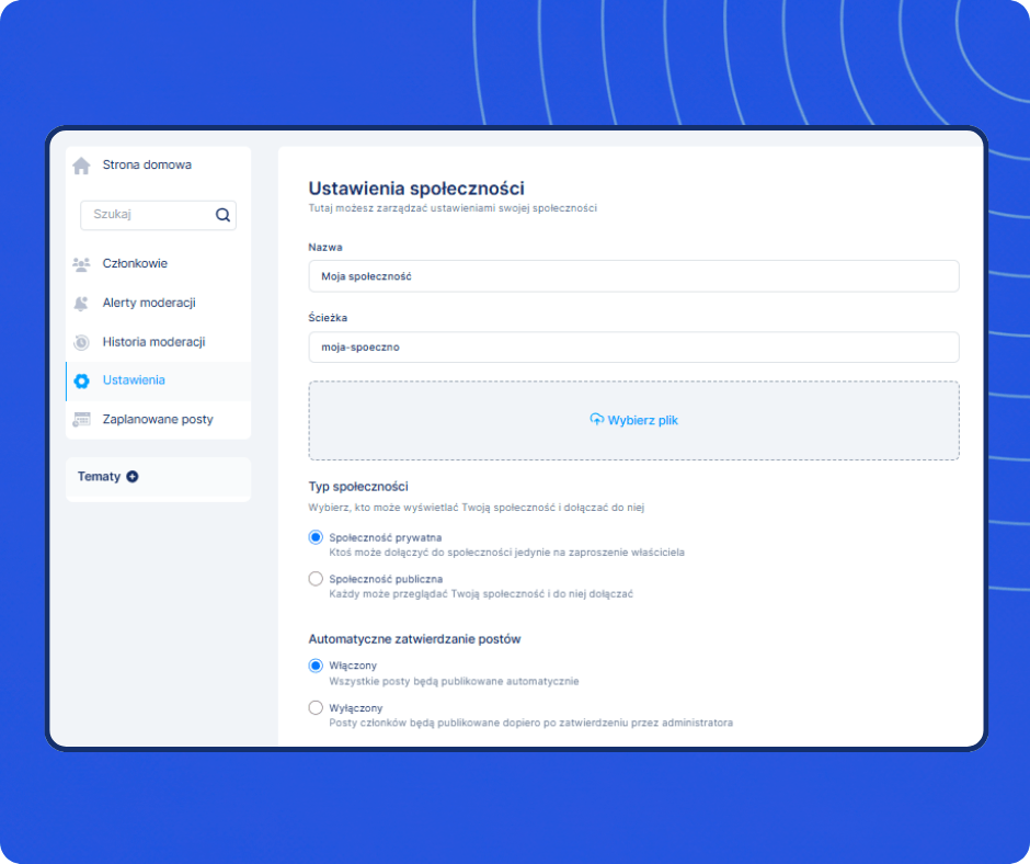 Community settings interface in systeme.io showing configuration for name, access type, post approval, and customization options.