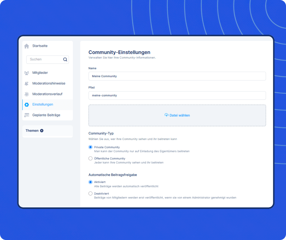 Community settings interface in systeme.io showing configuration for name, access type, post approval, and customization options.