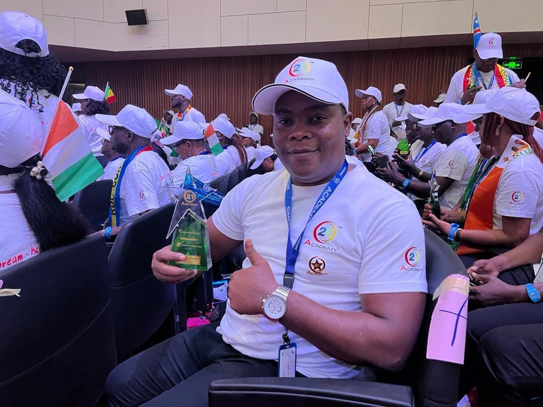 Mr Hounwanou Tovodounnou Hermann, Ambassadeur officiel Bzzworld au Bénin