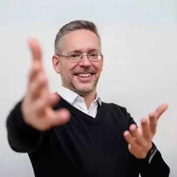 Christian Marx, a certified OldPain2Go practitioner in Germany.