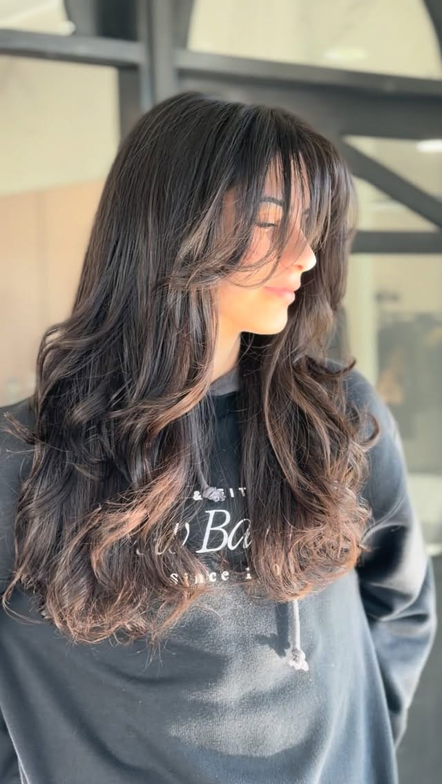 Professional women’s haircut and voluminous blowout hairstyle at GS Family Hair Salon in Larnaca. Precision hair cutting and styling services for perfect hair goals in Larnaka, Cyprus.