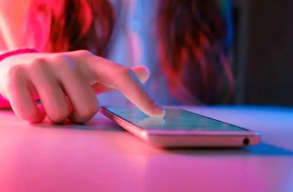 Social Media Posting Artists