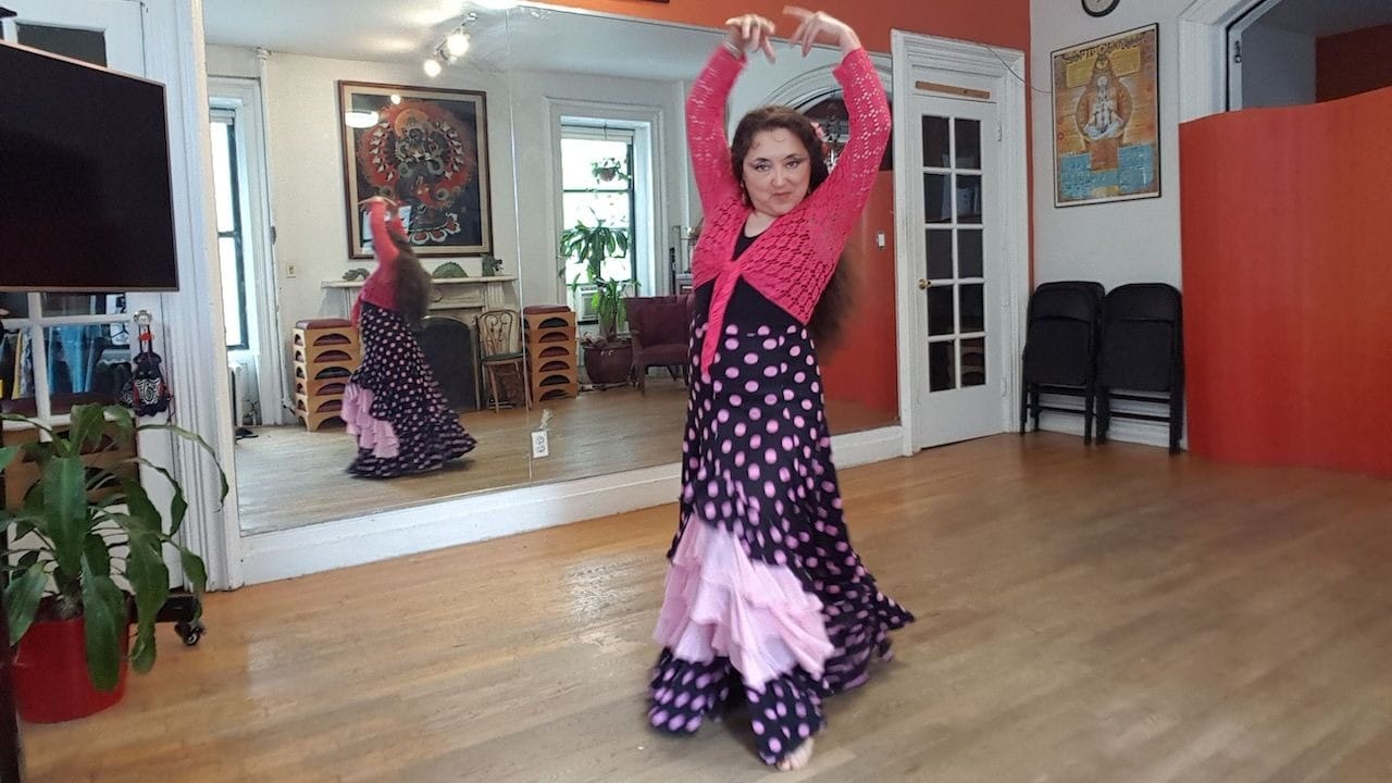 Puela Lunaris dancing barefoot flamenco and zambra mora