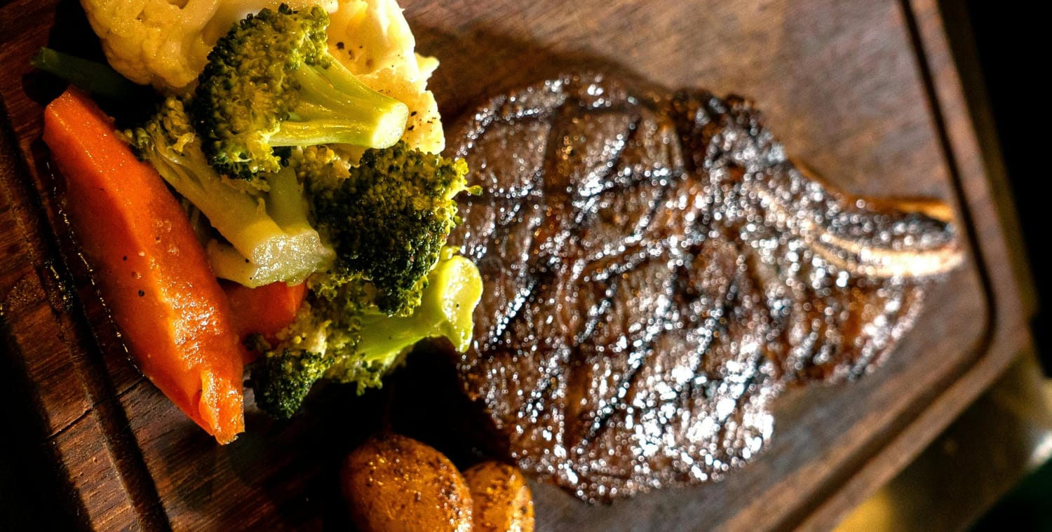 Mediterranean Steak Bites & Broccoli