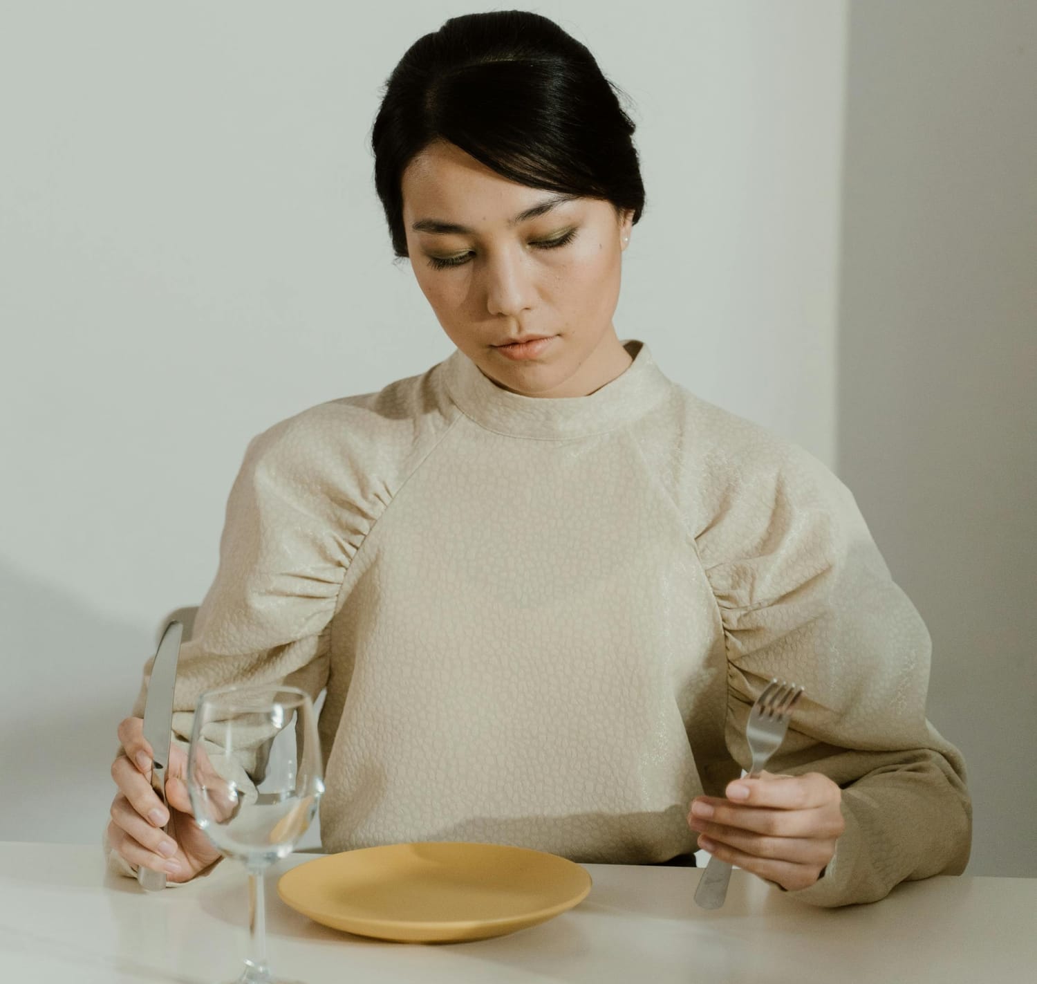 women skipping meals, bad for health