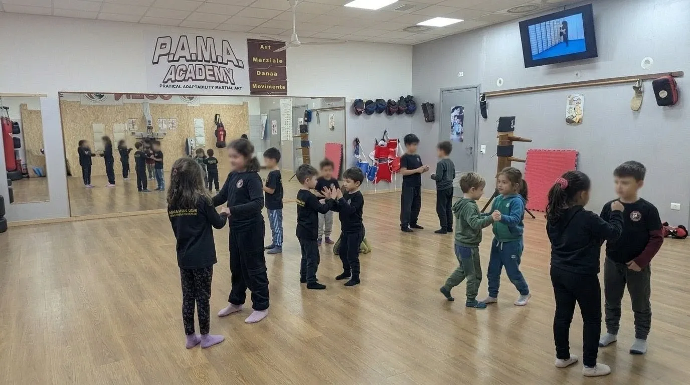 Bambini durante una lezione di Kung Fu