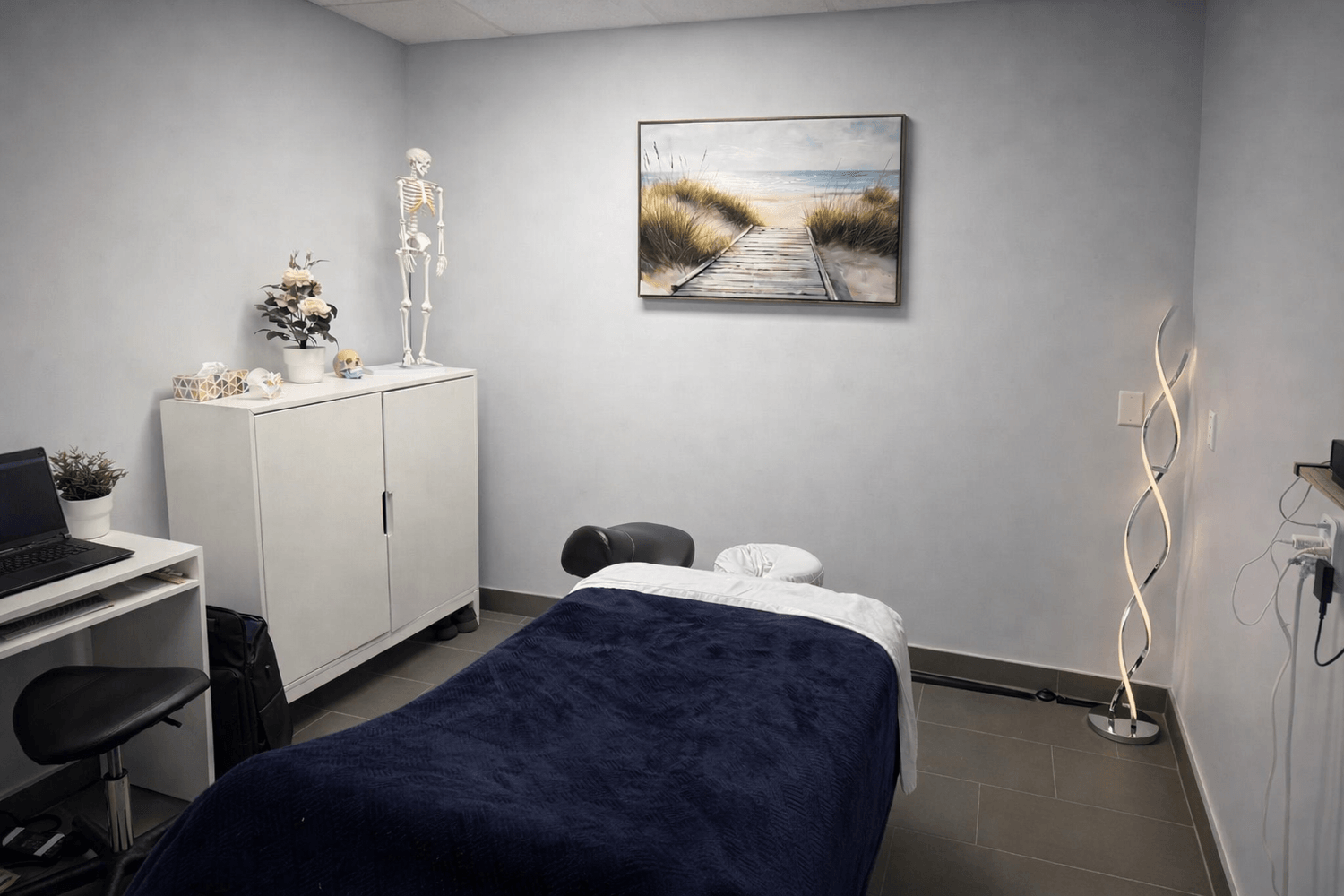 Massage therapy treatment room — Nadine Flundra Osteopathy and Massage, Calgary
