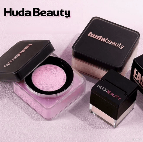 Huda Beauty polvo de ajuste delicado