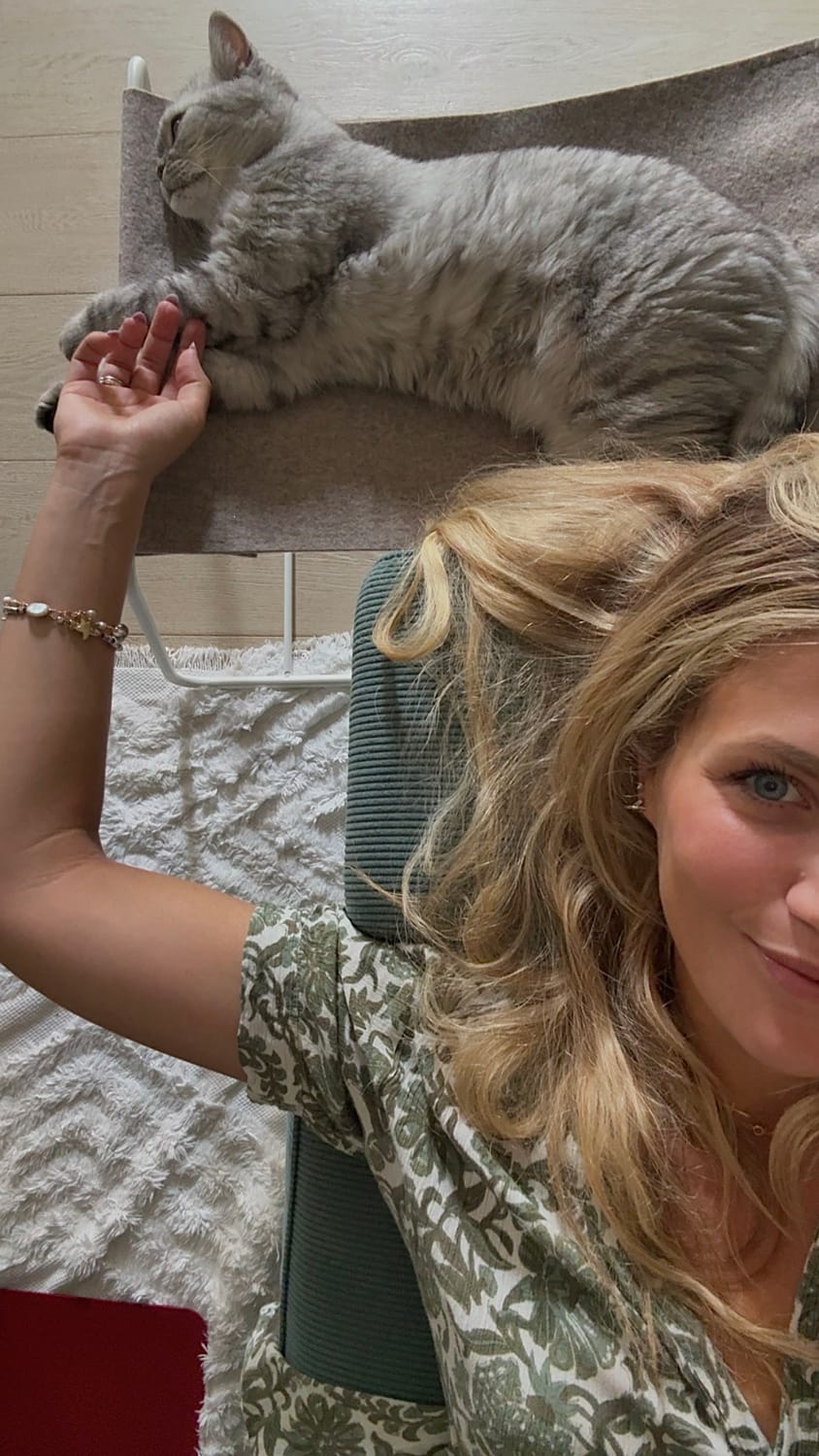 Federica di AUA con il suo gatto