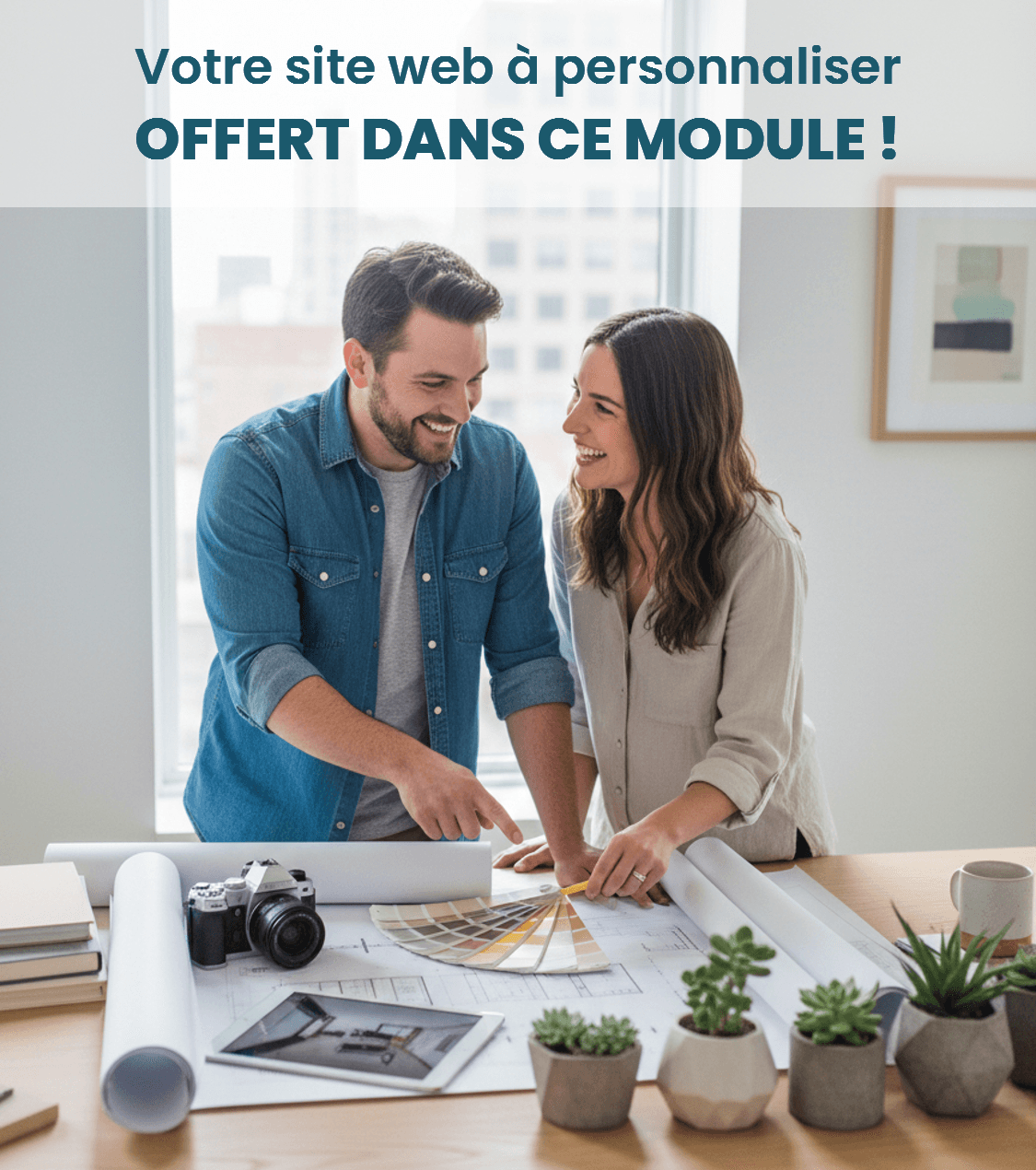 Home stagers professionnels homme et femme souriants
