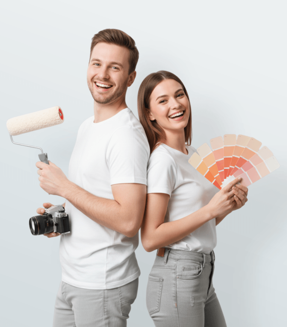 Home stagers professionnels, homme et femme souriants