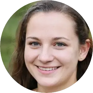 Testimonial Portrait - Laura