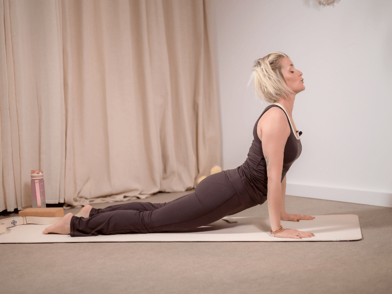 Séance de yoga BLOOM pour relâcher les tensions et gagner en mobilité
