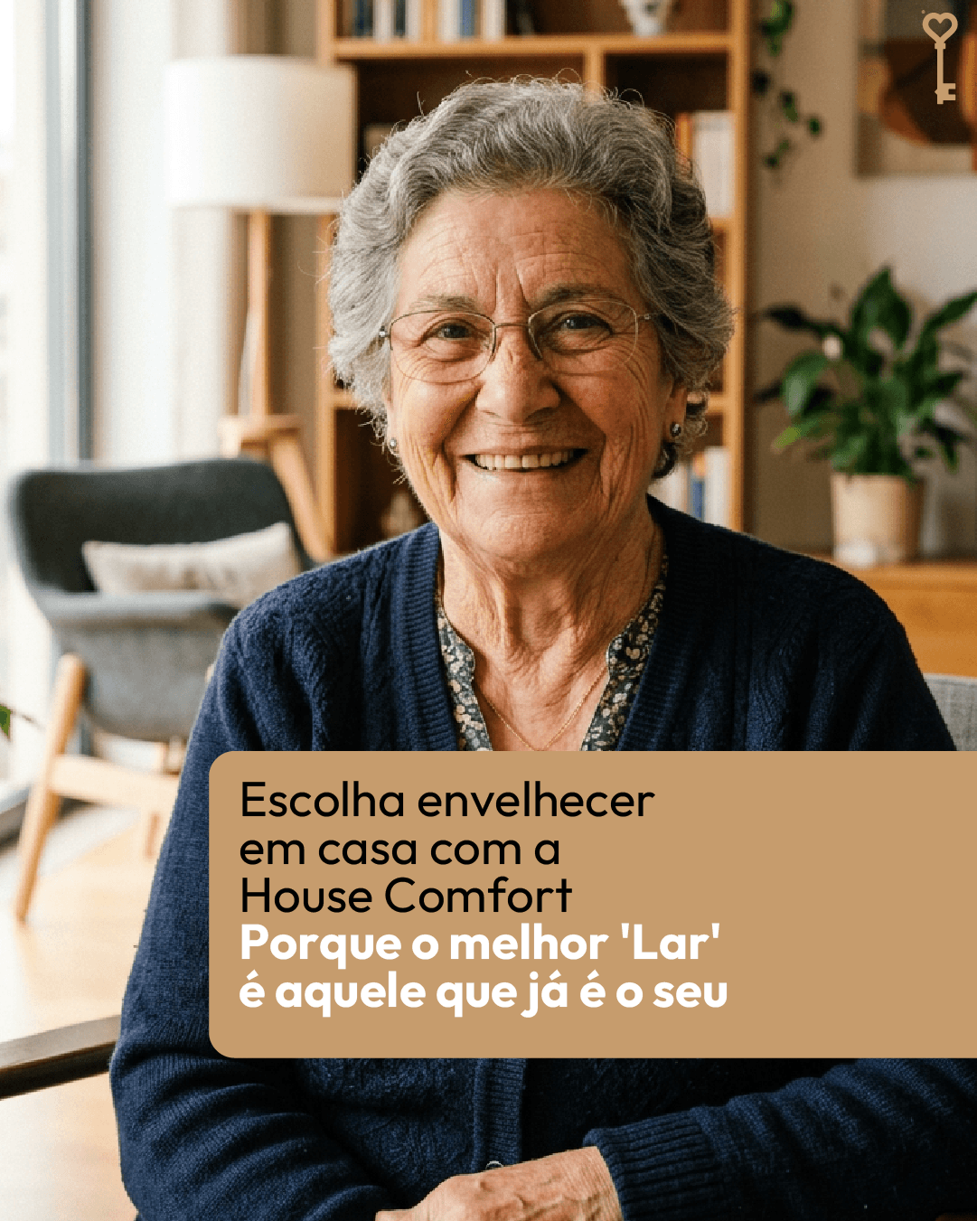 Profissional de apoio domiciliário da House Comfort Lisboa Tejo com sénior em ambiente acolhedor