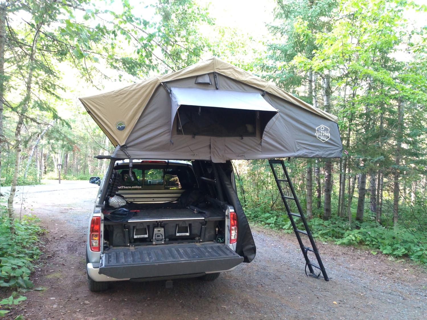 overlanding lite roof top tent