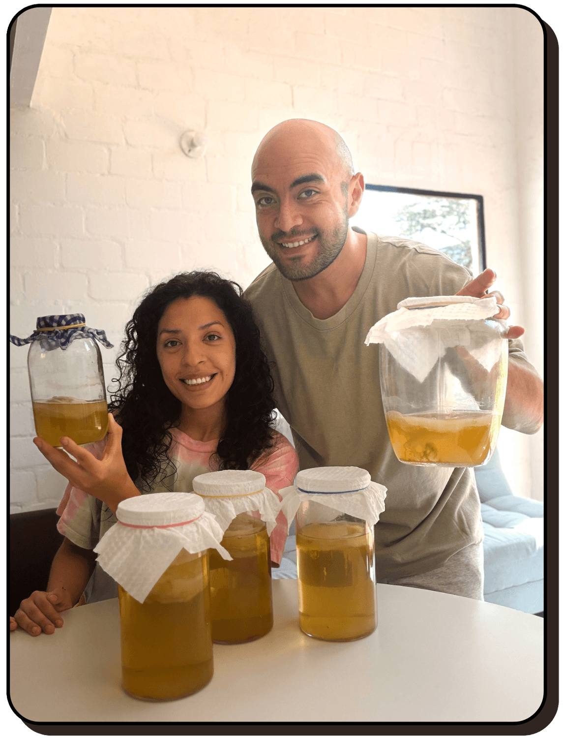 Cristian y Valery - Miau Miau Kombucha