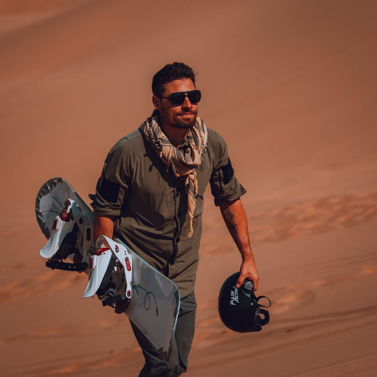 Francois de Neuville sandboarding