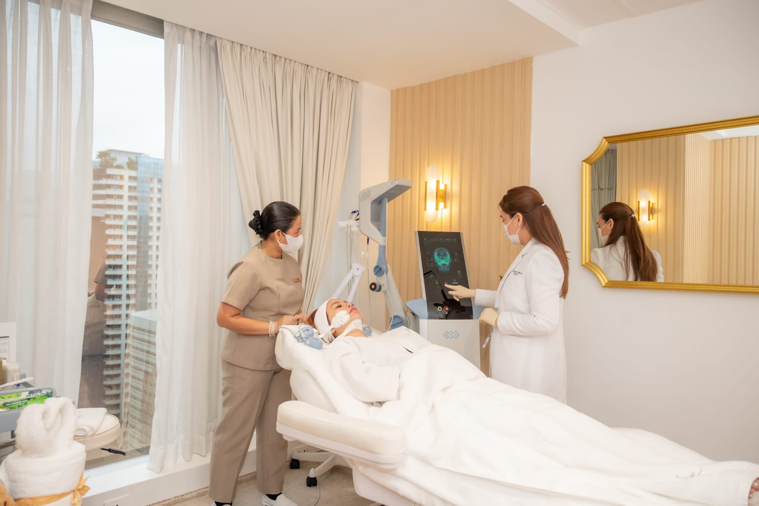 Emface facial muscle contouring at Le Meur Aesthetics
