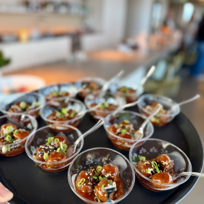 Bouchées gastronomiques sur assiette