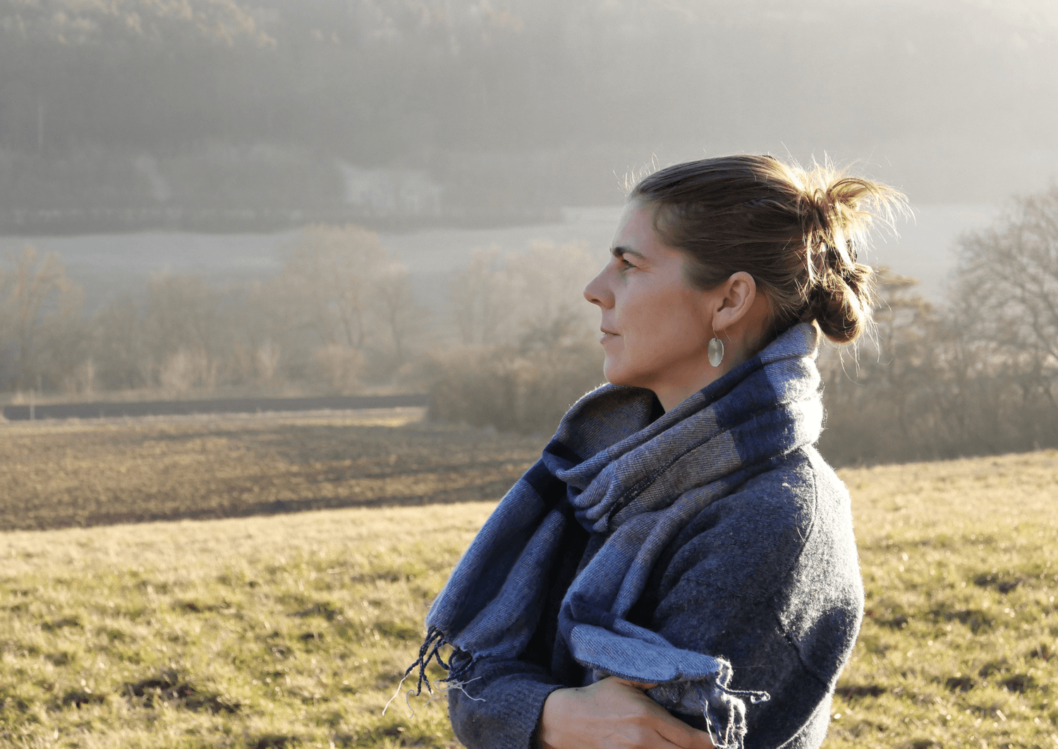 Sarah Simone Günther draußen im Winterlicht