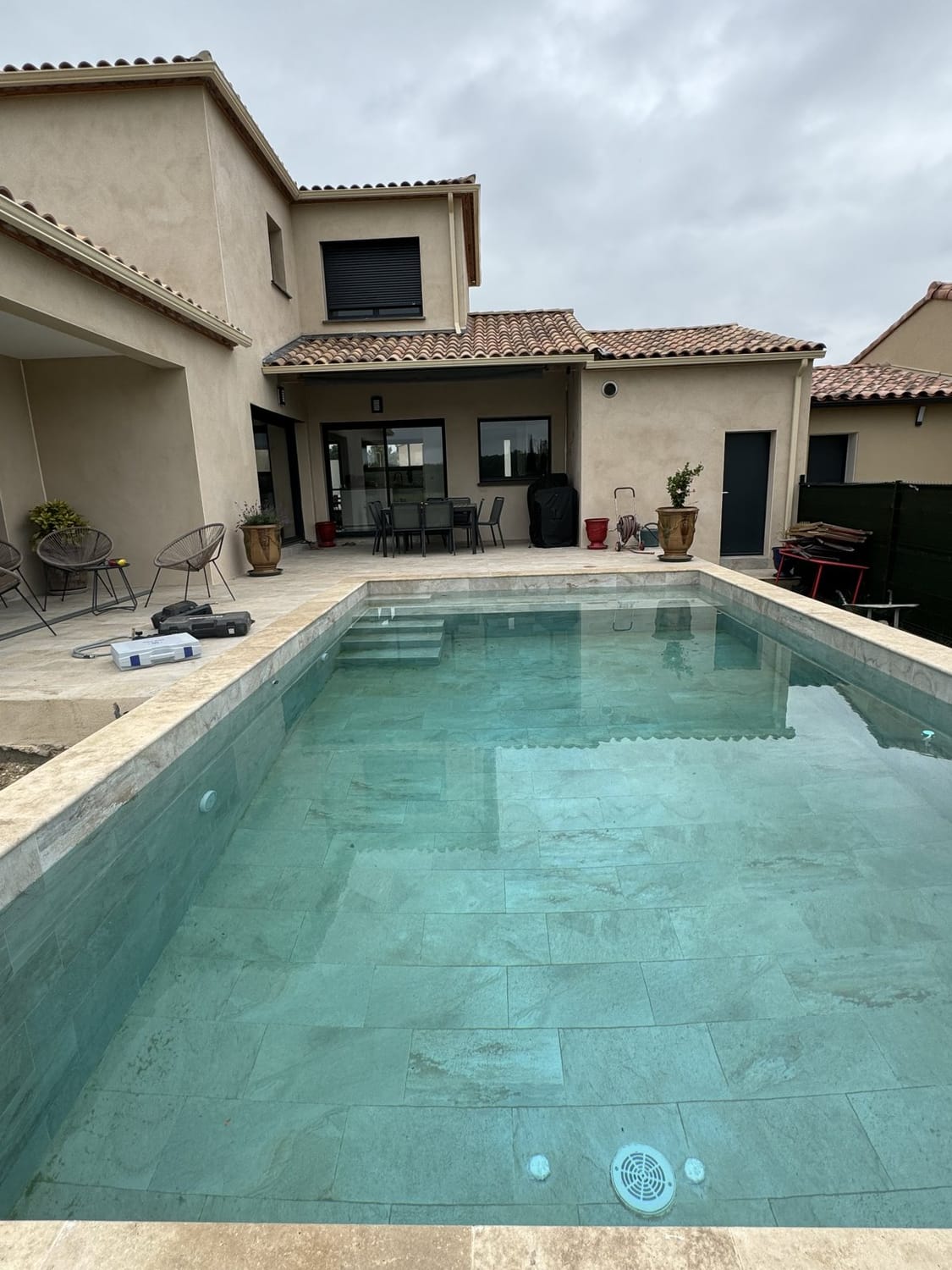 Piscine maçonnée dans l’Hérault après recherche de fuite