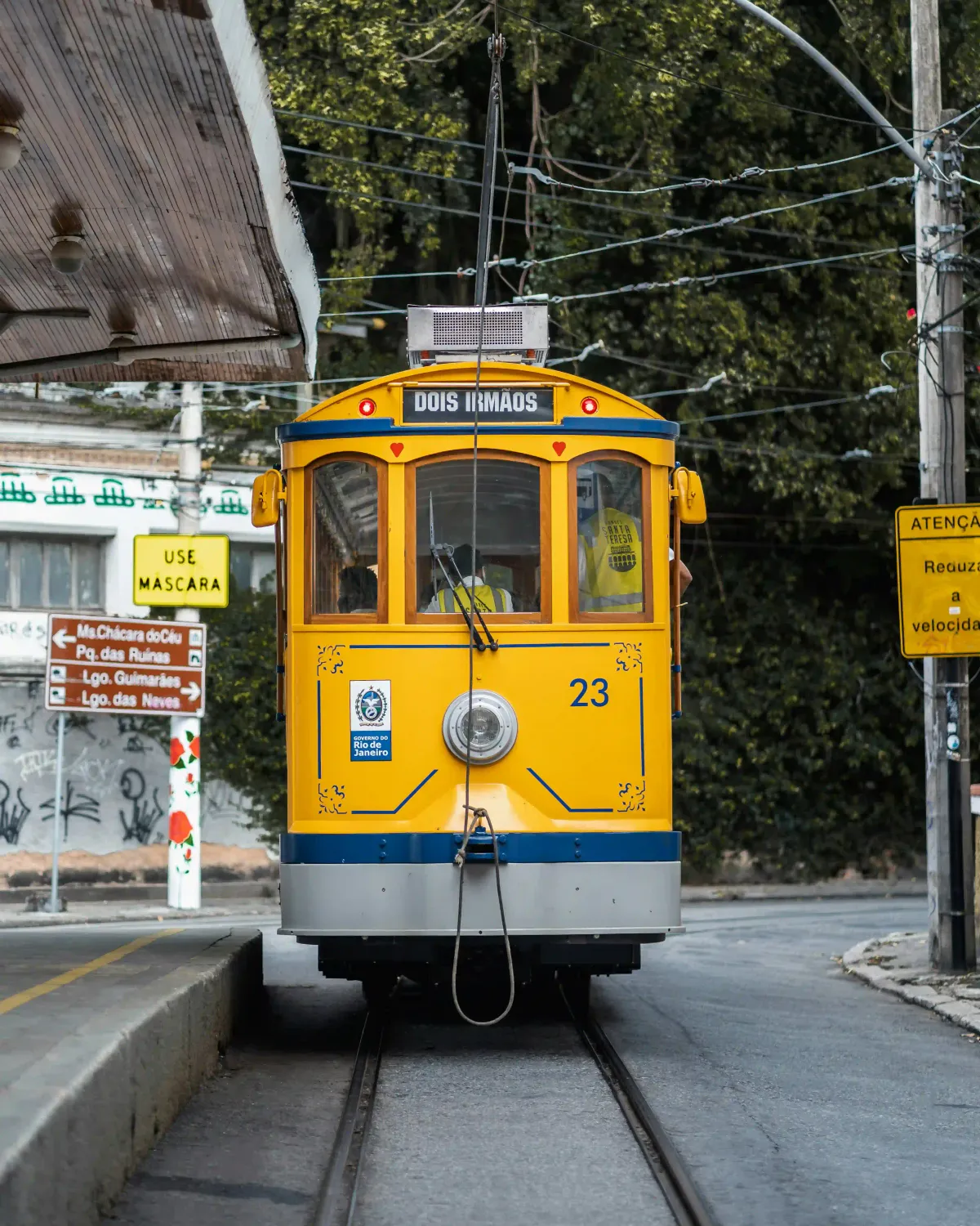 santa teresa yellow tram