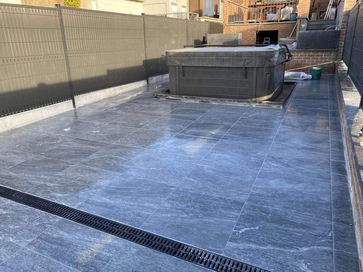 Carrelage pourtour de piscine — Vucera