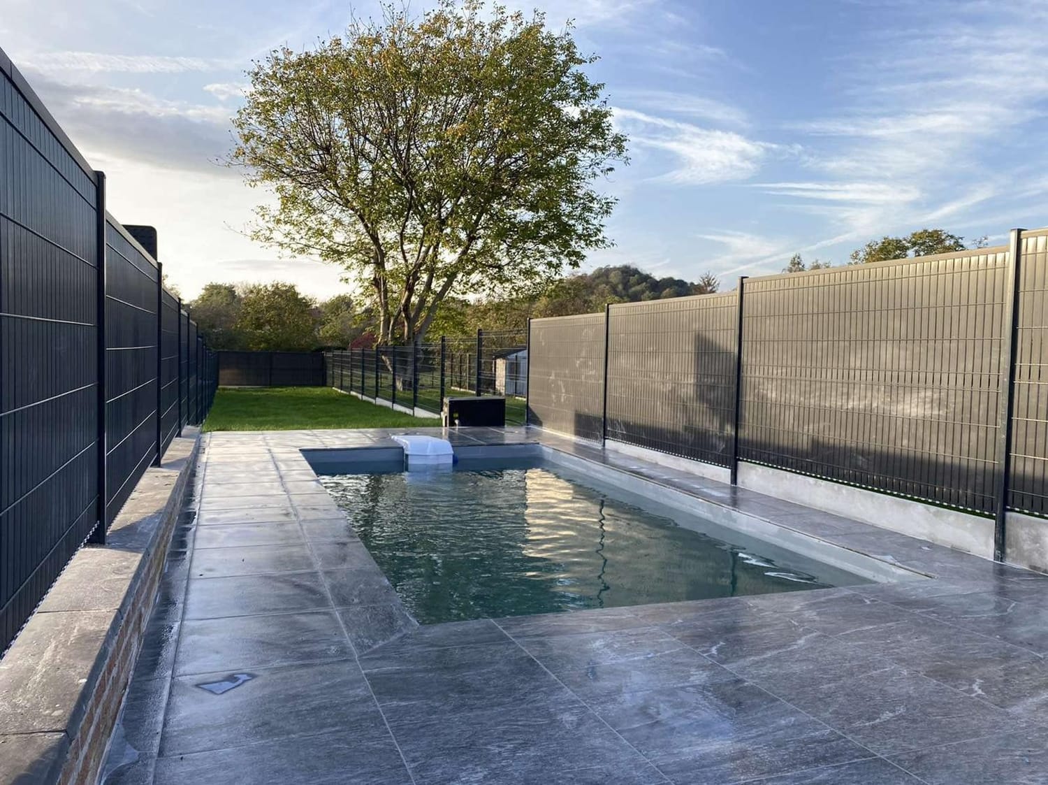 Carrelage pourtour de piscine — Vucera