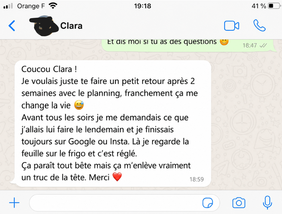 Message d’une maman expliquant que le planning lui évite les recherches quotidiennes et allège sa charge mentale.