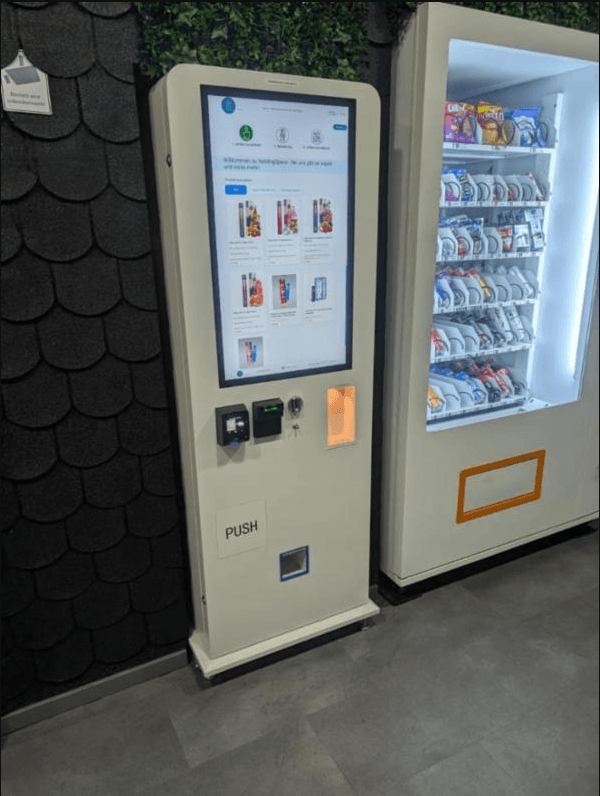 Snack- und Getränkeautomaten im VENDINGSPACE E-Shop 247 Späti