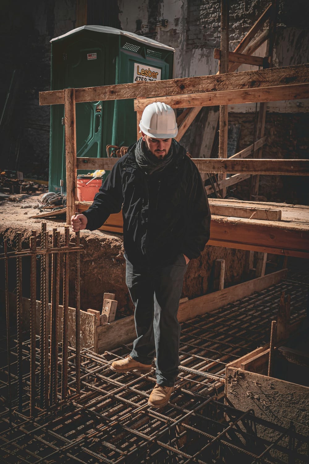Artisan du bâtiment sur un chantier
