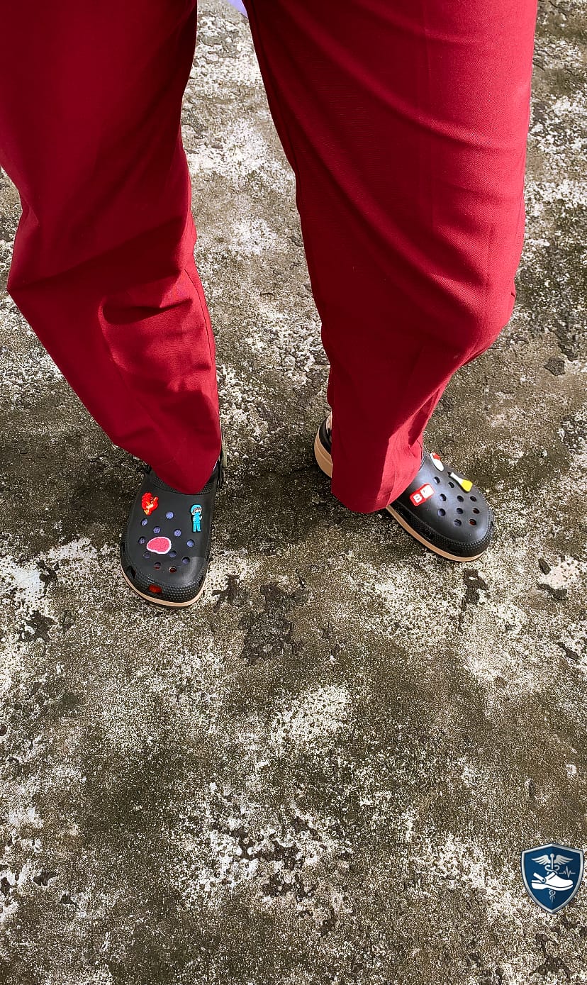Aura clogs customer photo