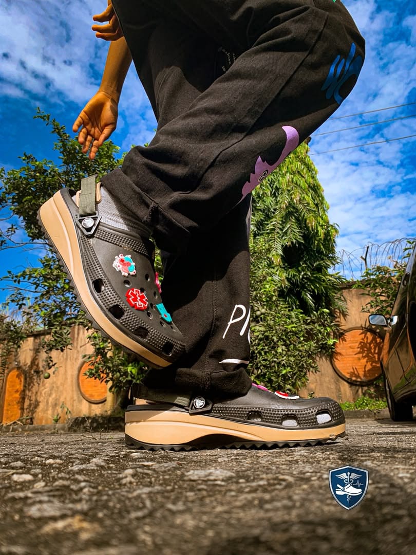Aura clogs customer photo