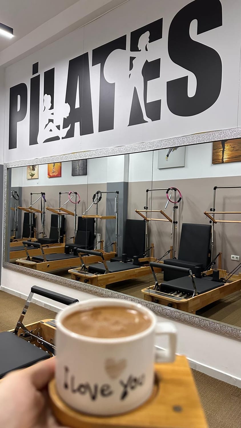 Pilates Aynur üyesi stüdyoda