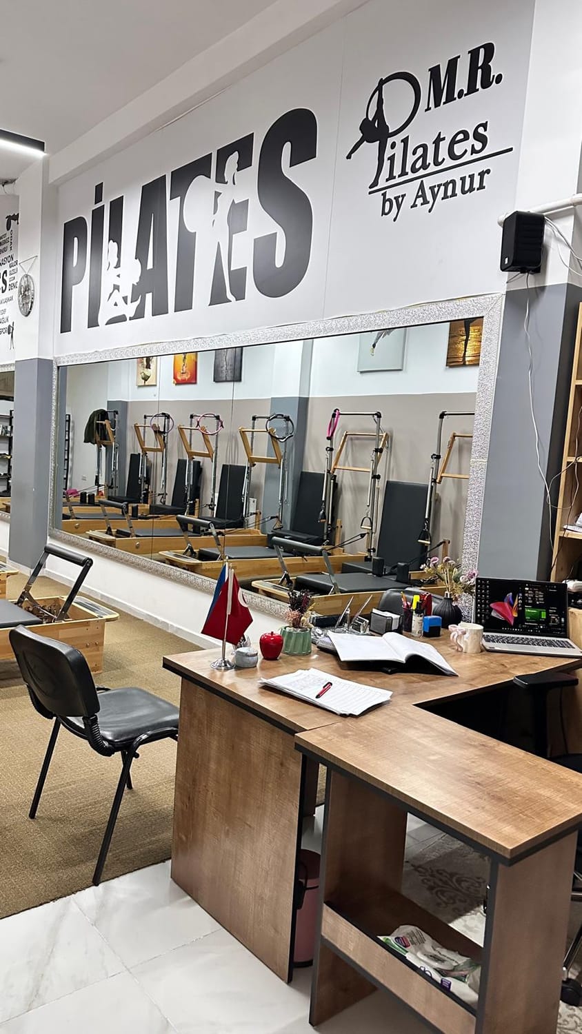 Pilates Aynur üyesi stüdyoda