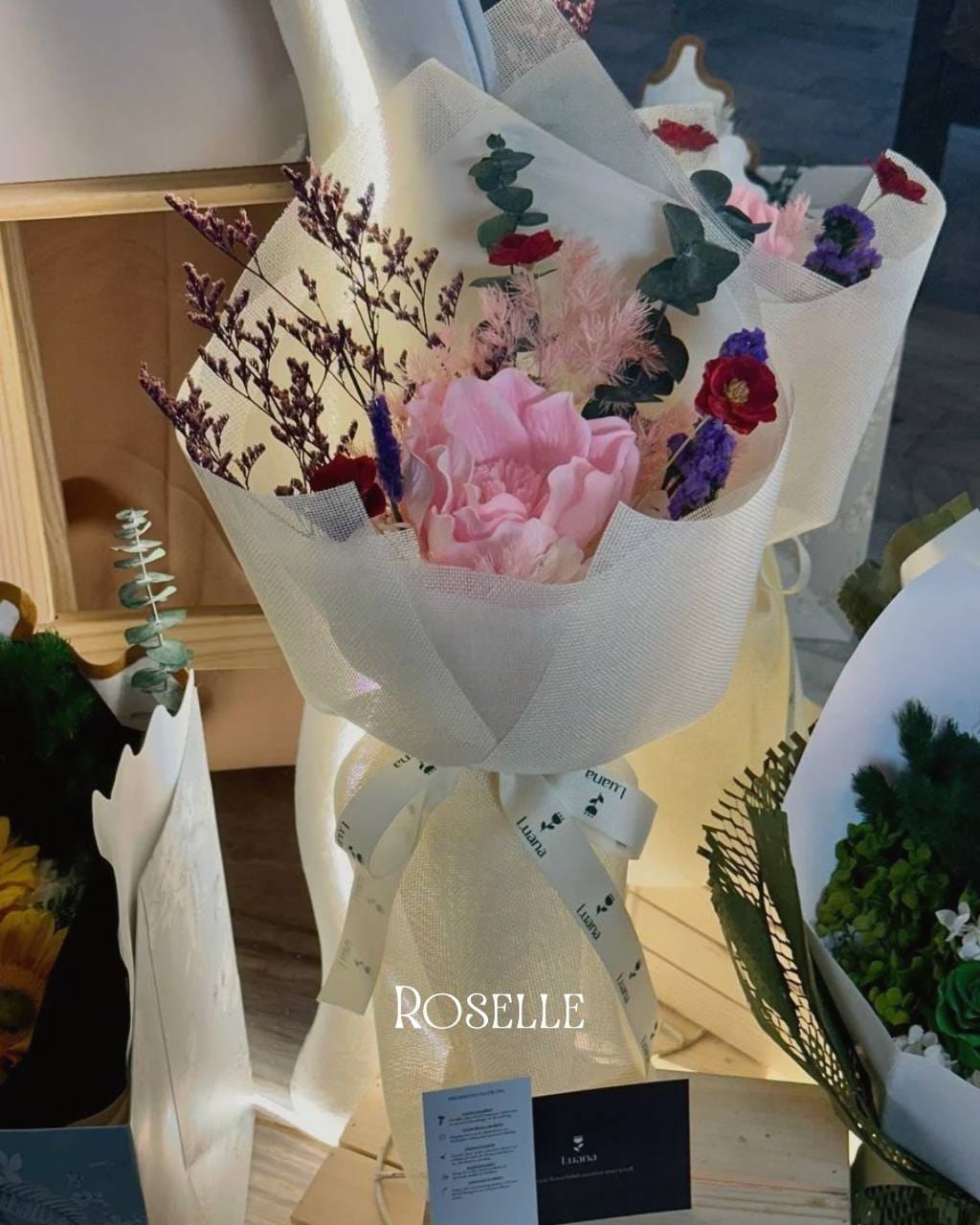 Roselle preserved bouquet