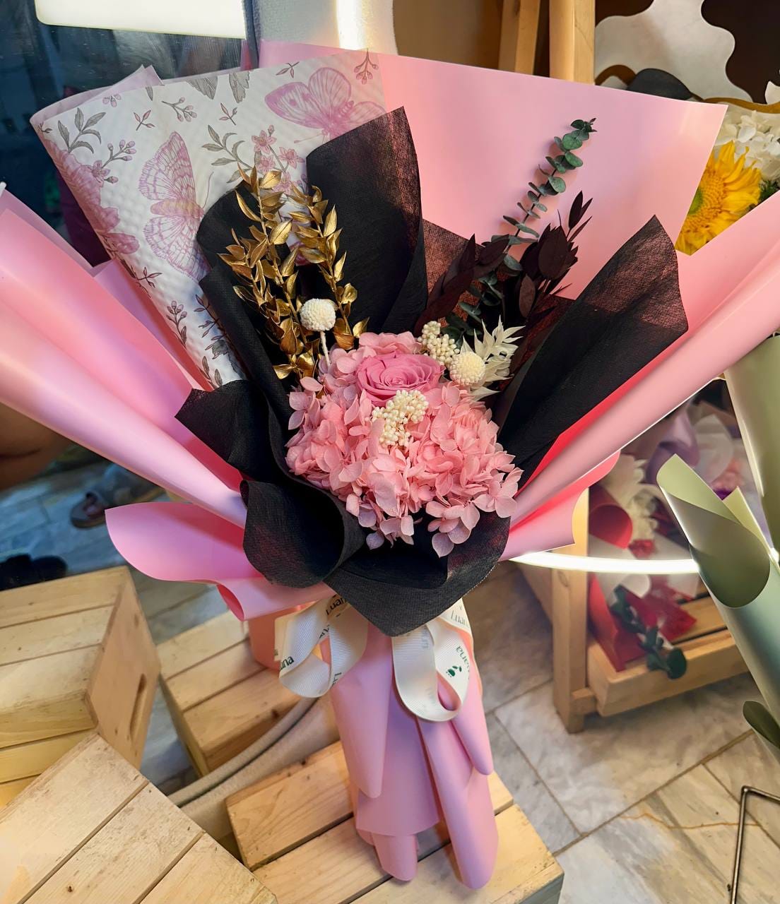 Noir Blush bouquet