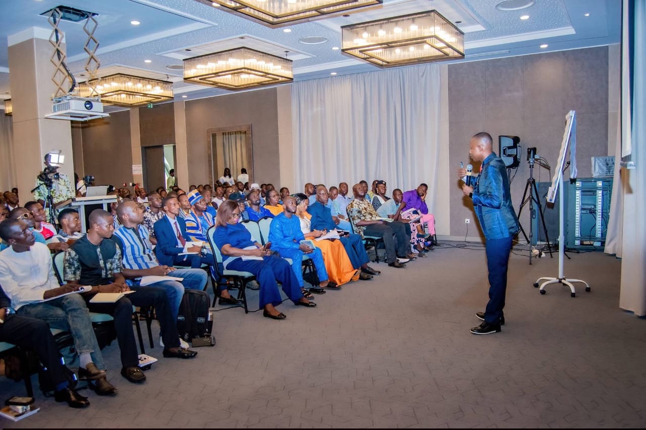 Conférence internationale du Coach Issa Deme