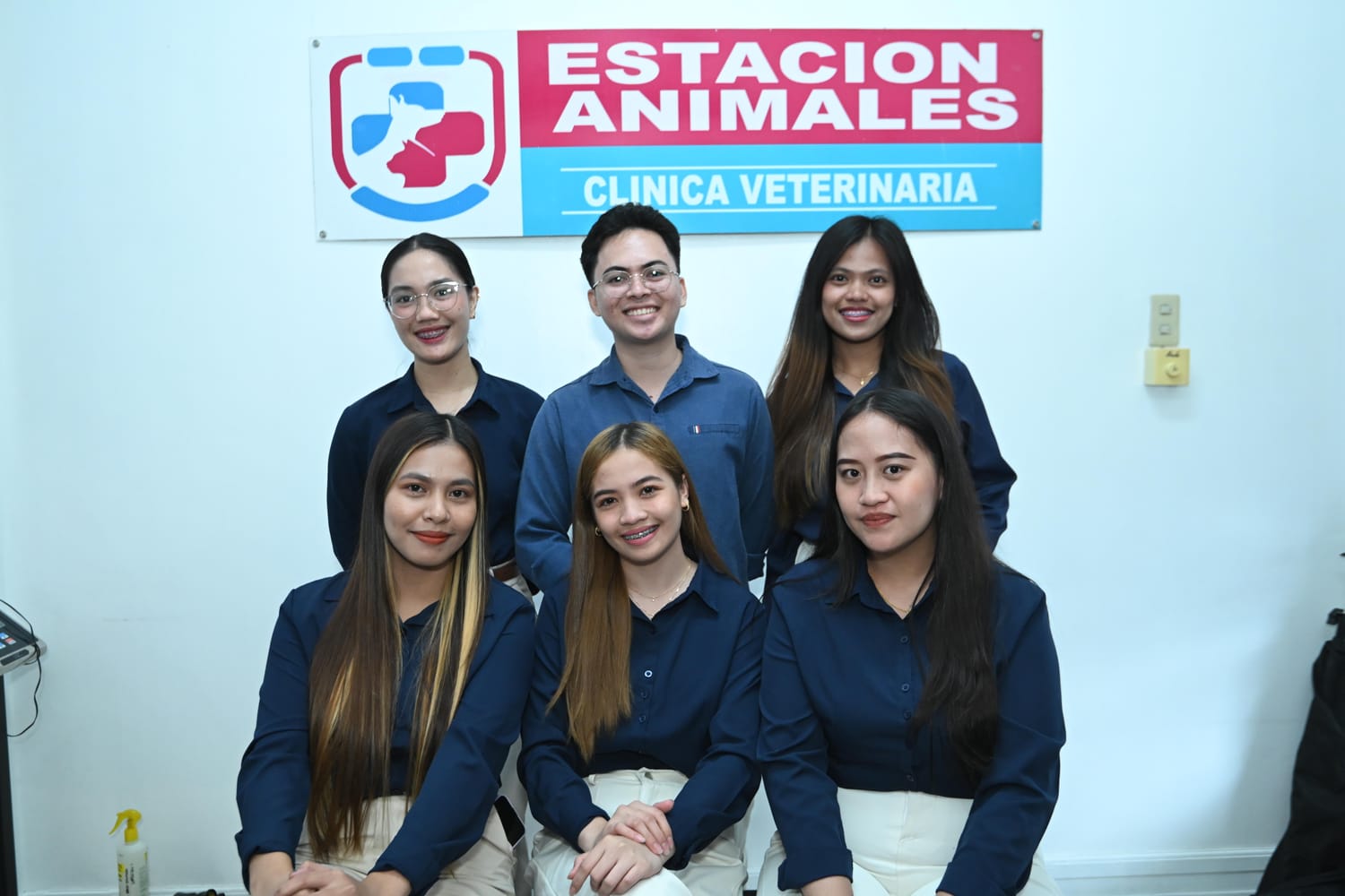 Estacion Animales front desk staff
