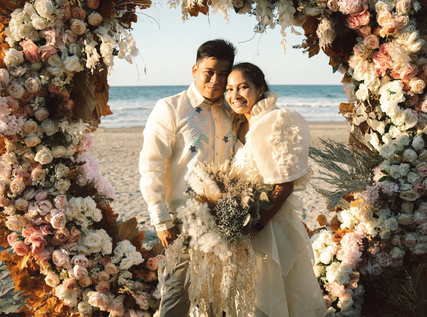 Intimate beach wedding detail 01